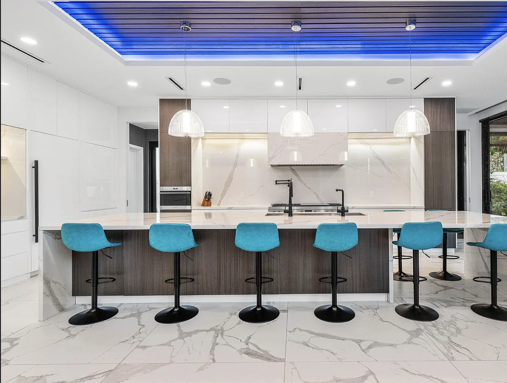 Kitchen with marble island